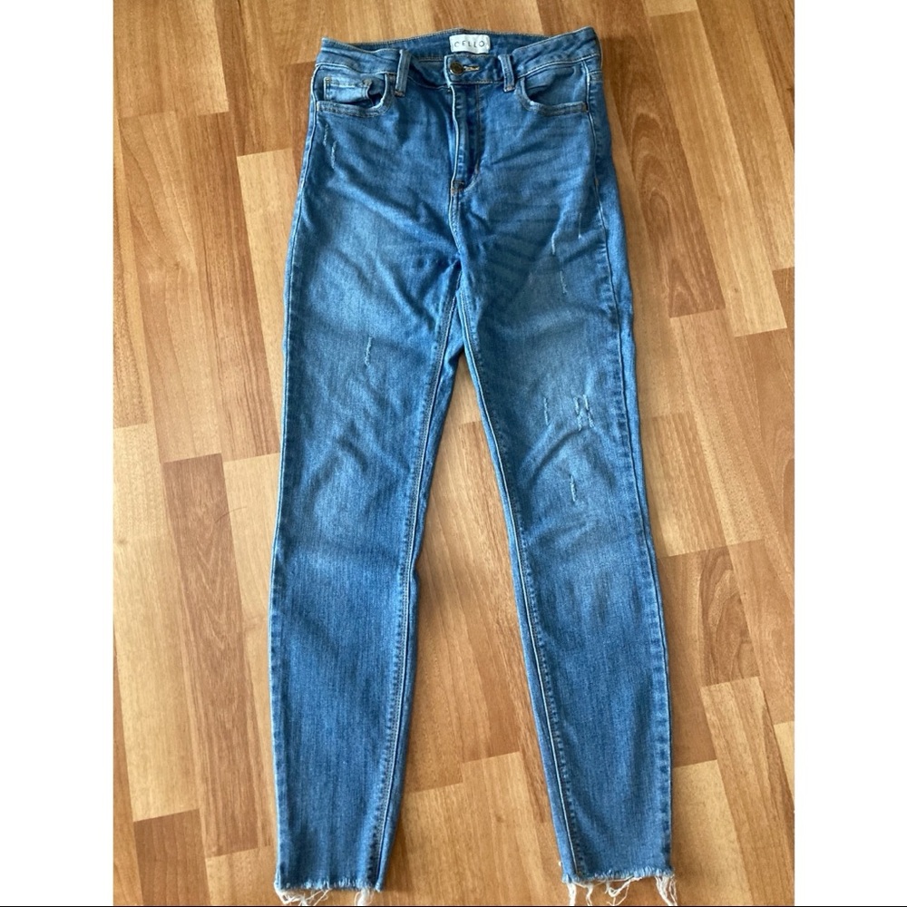Women’s Cello Jeans size 5